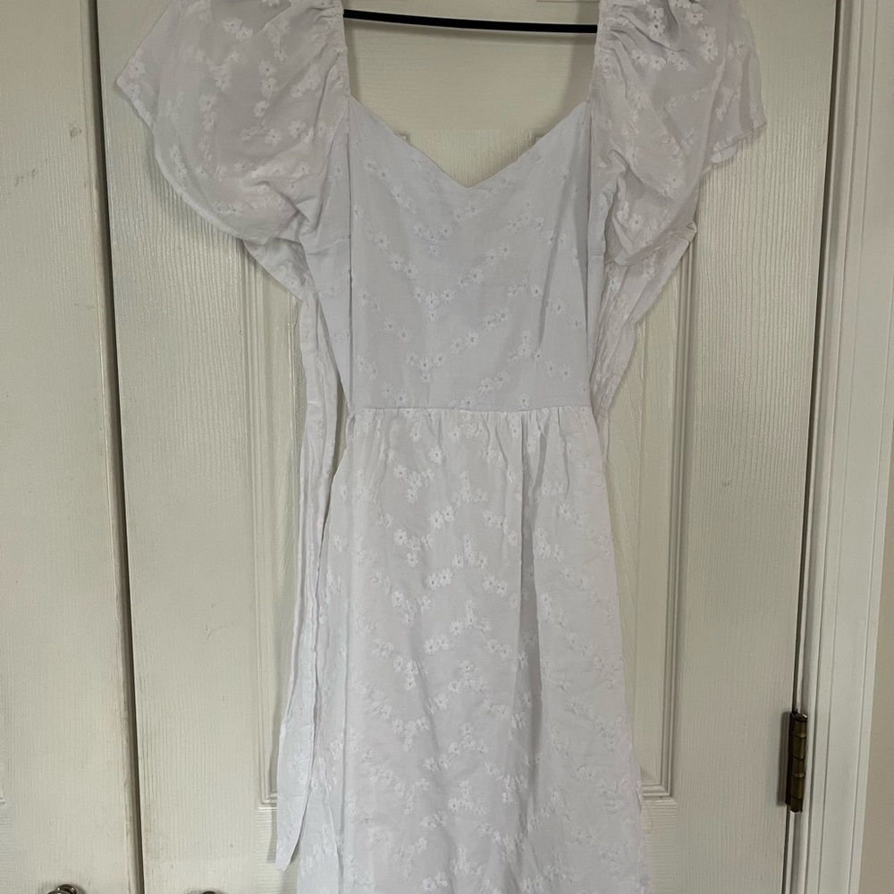 White puff sleeve Dress
